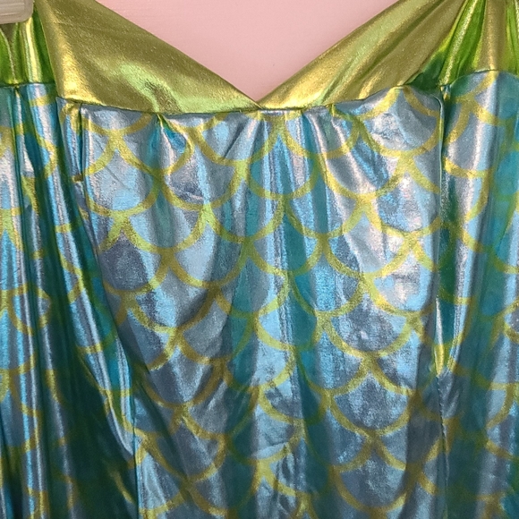 XXL Mermaid costume/dress - Picture 4 of 5